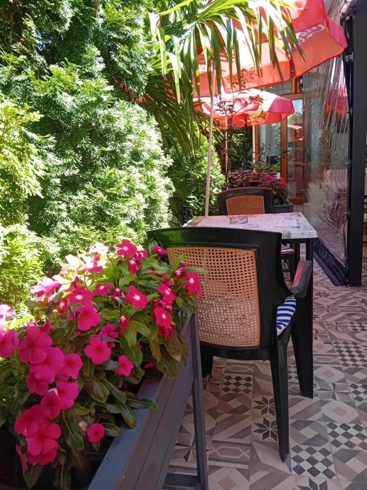 Guesthouse Oasis Kiten  Exterior photo
