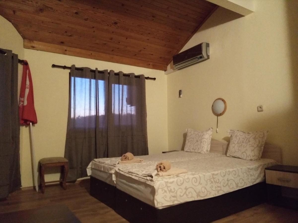 Guesthouse Oasis Kiten  Exterior photo